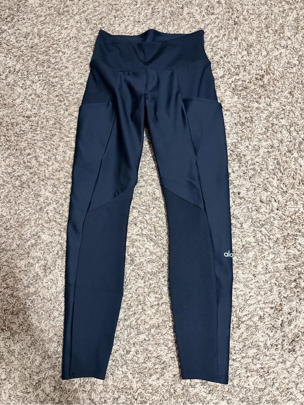 Alo High-Waist Black Active Leggings with Pockets